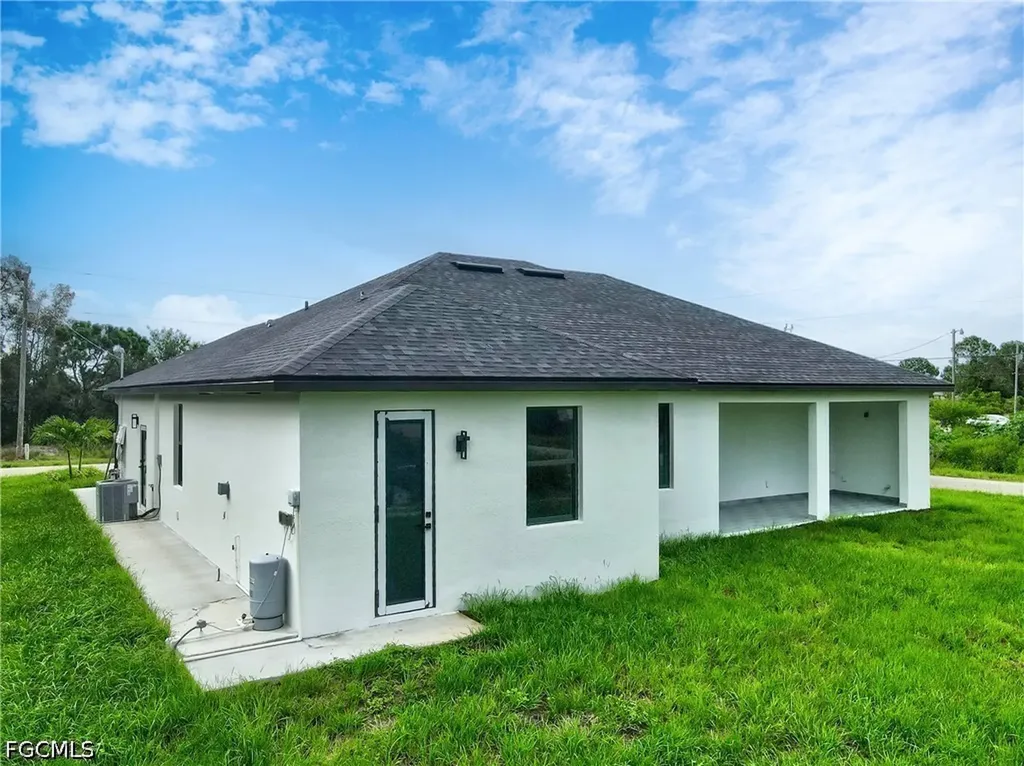 2701 28th Street SW Lehigh Acres FL 33976
