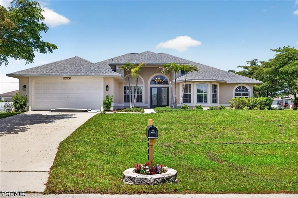 1702 SW 1st Avenue Cape Coral FL 33991