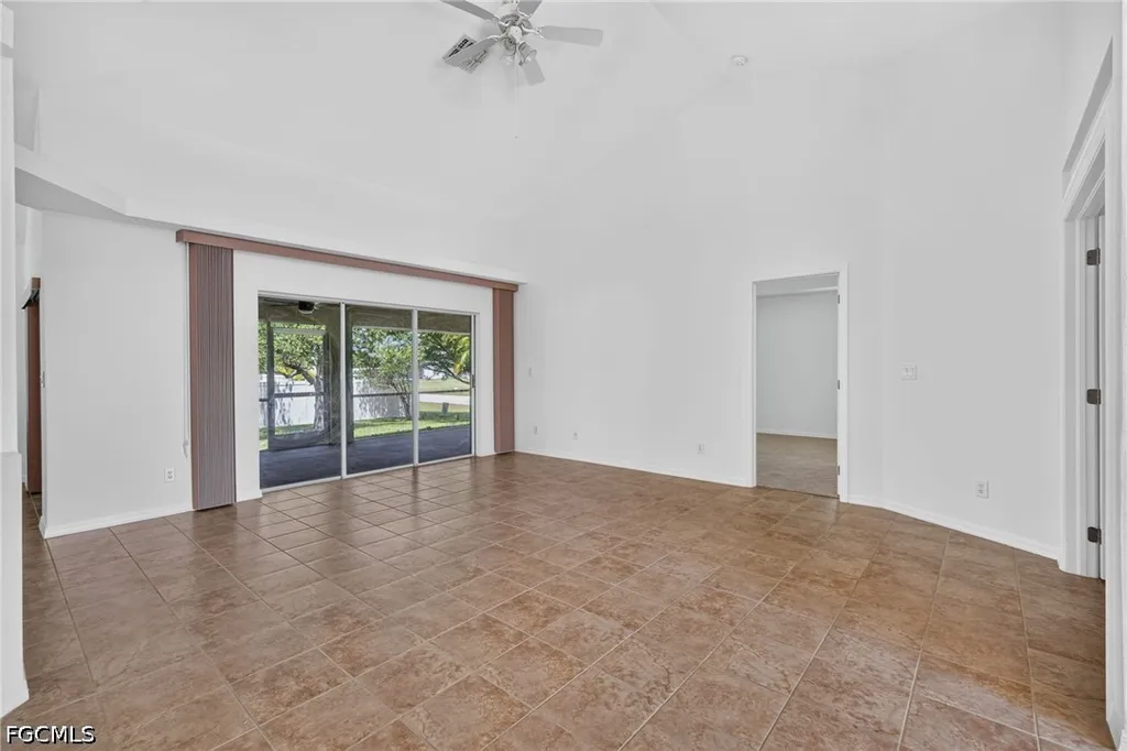 1702 SW 1st Avenue Cape Coral FL 33991