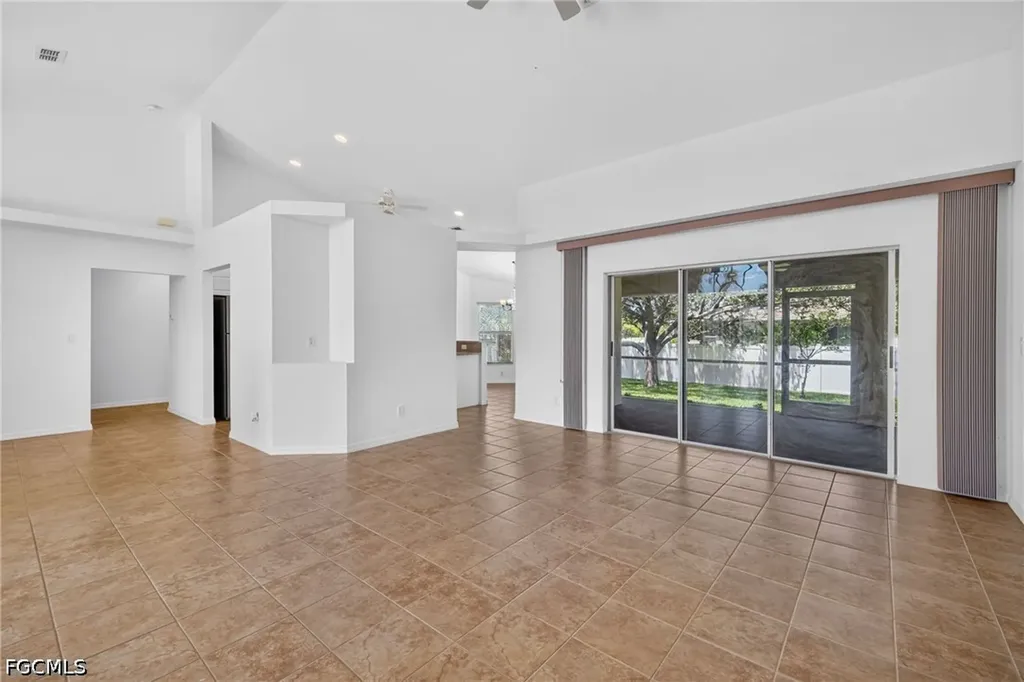 1702 SW 1st Avenue Cape Coral FL 33991