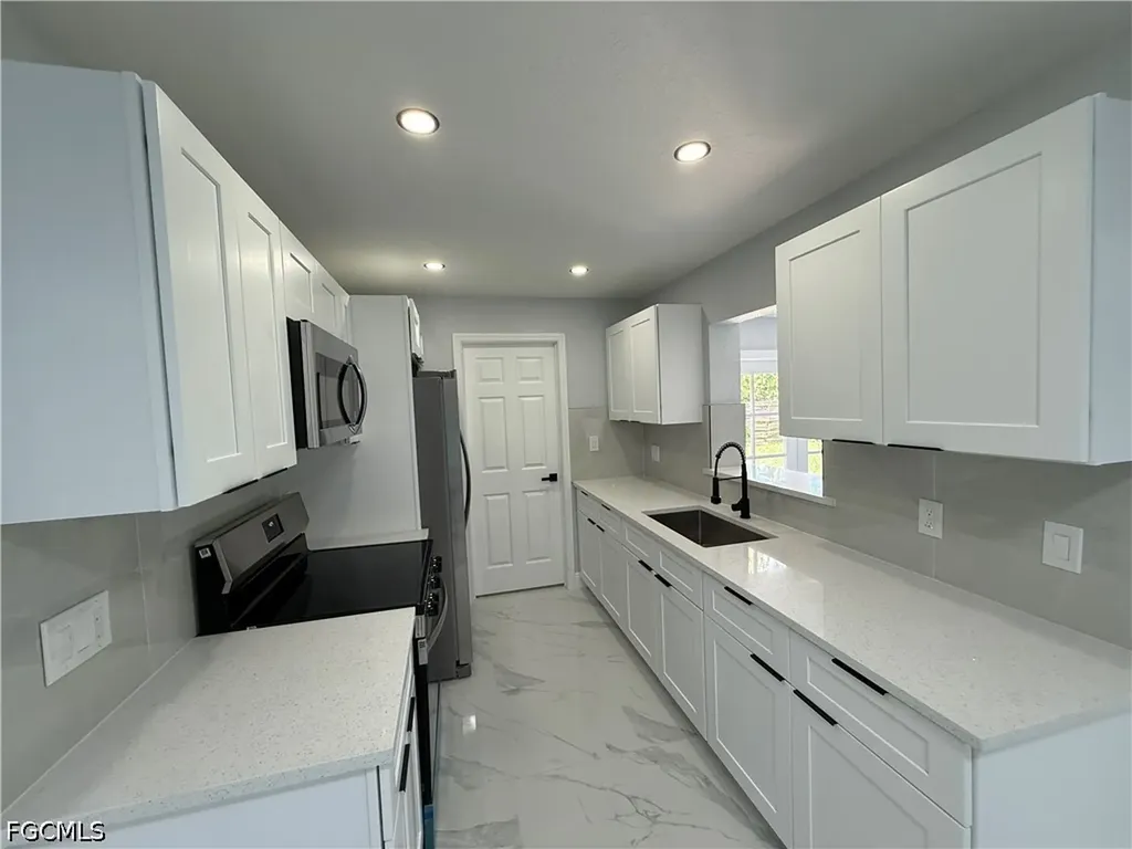 2008 Lotus Road Fort Myers FL 33905