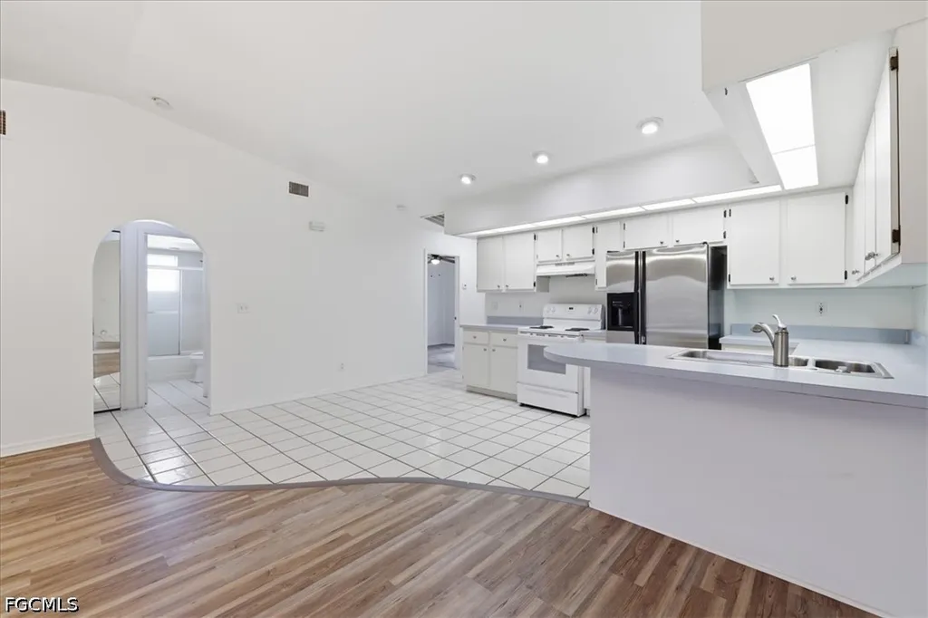 603 SE 7th Street Cape Coral FL 33990