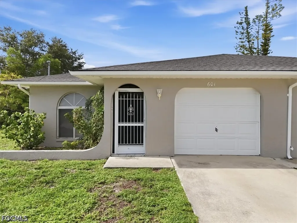 603 SE 7th Street Cape Coral FL 33990