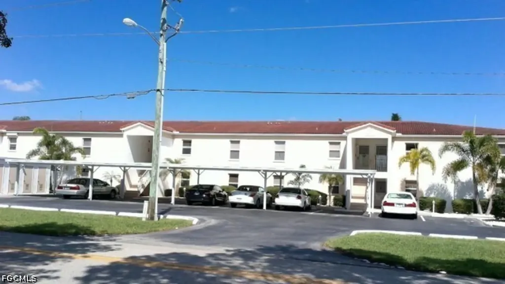 1615 SE 46th Lane Cape Coral FL 33904