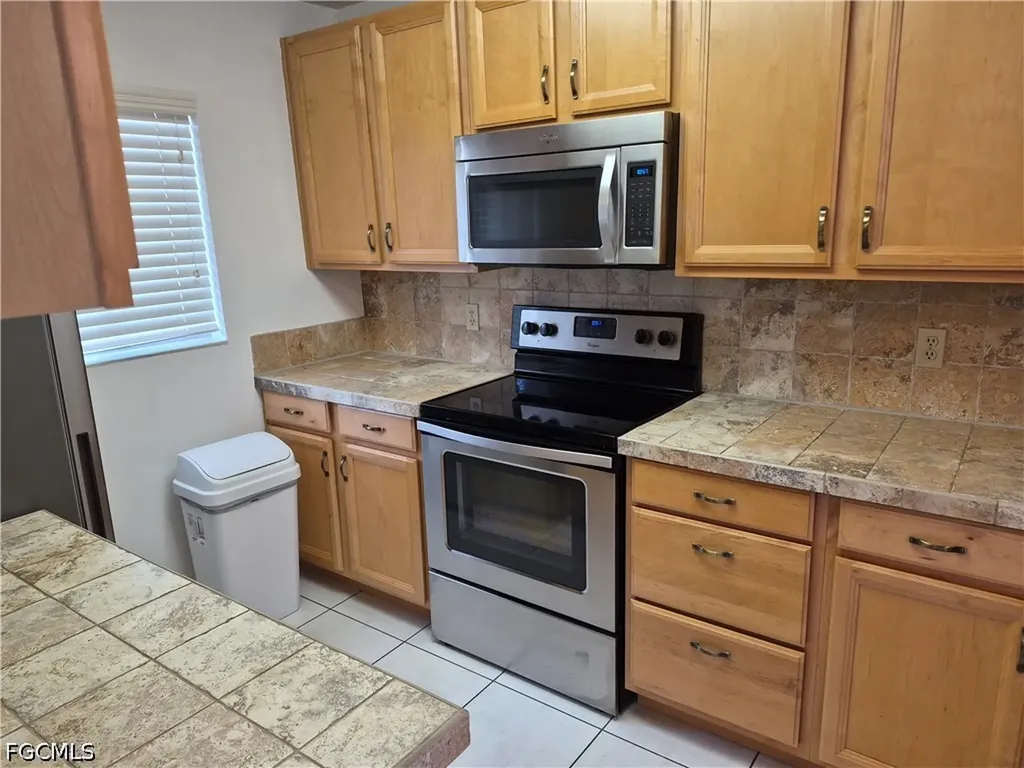 830 SW 48th Terrace Cape Coral FL 33914
