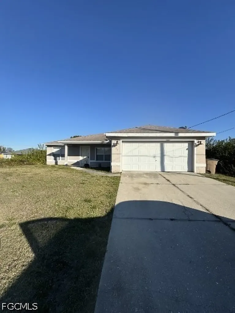 2602 24th Street SW Lehigh Acres FL 33976