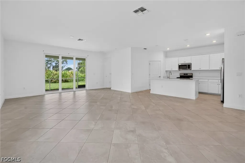 9156 Leatherwood Loop Lehigh Acres FL 33936