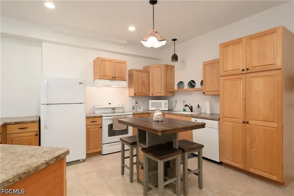 8550 Ebbtide Way Bokeelia FL 33922