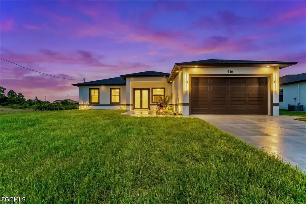 916 Manresa Avenue S Lehigh Acres FL 33974