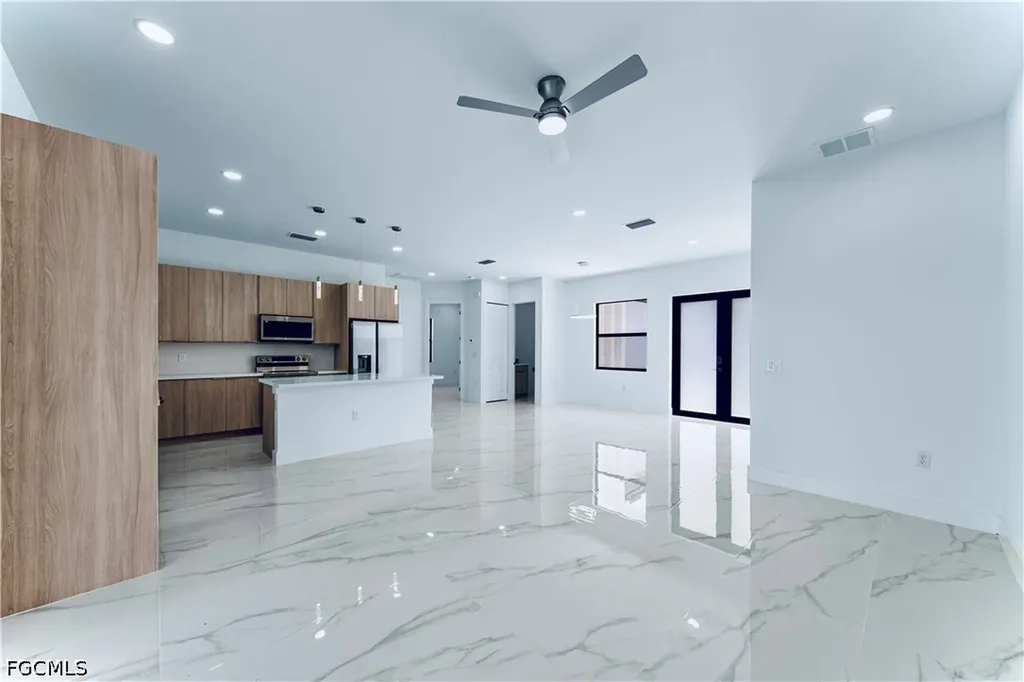 916 Manresa Avenue S Lehigh Acres FL 33974