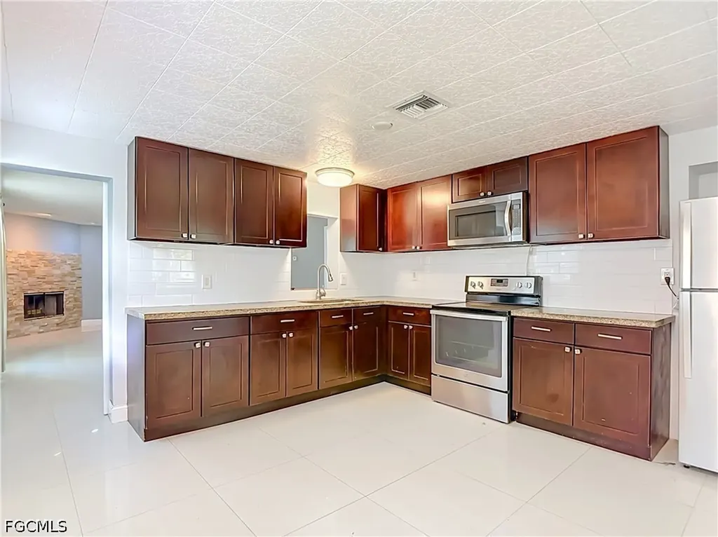 19330 Meredith Road North Fort Myers FL 33917