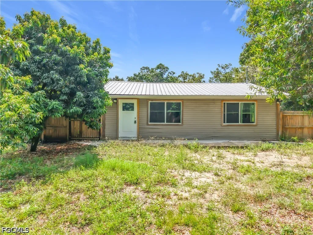 19330 Meredith Road North Fort Myers FL 33917