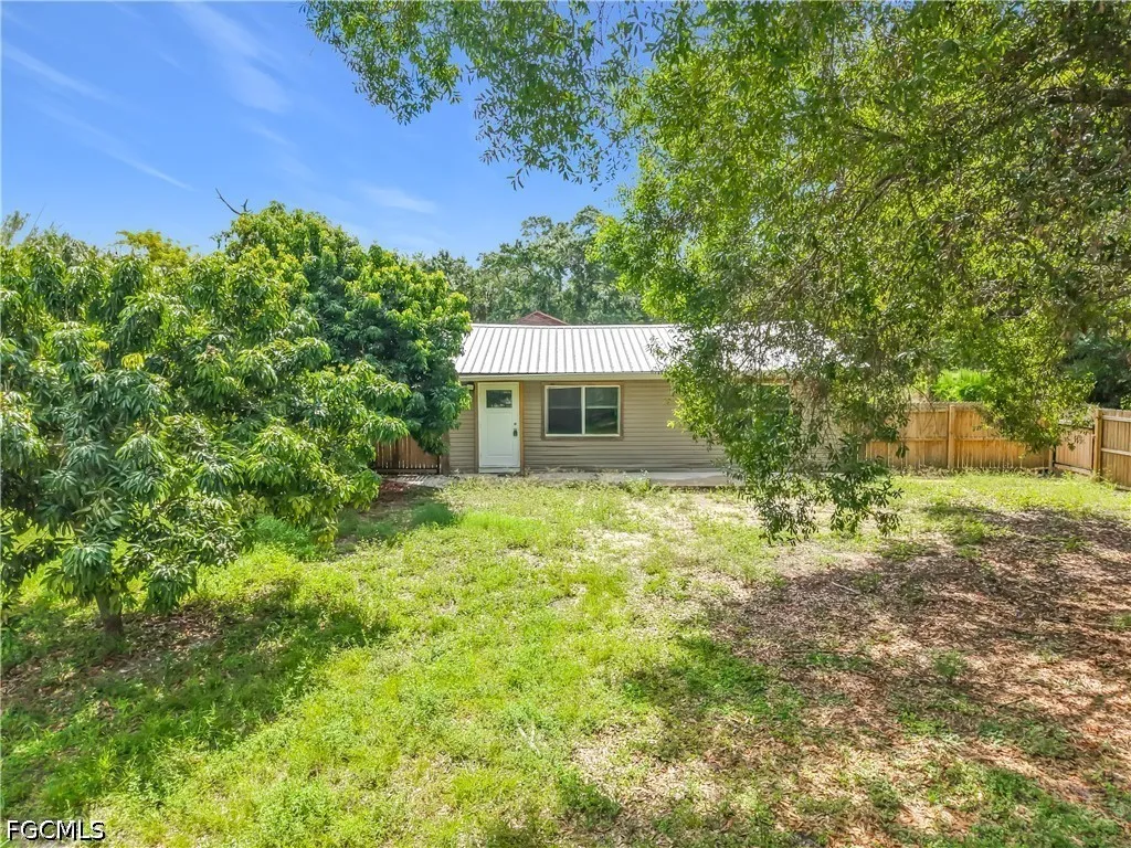 19330 Meredith Road North Fort Myers FL 33917