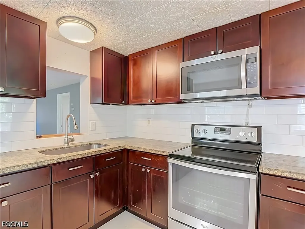 19330 Meredith Road North Fort Myers FL 33917