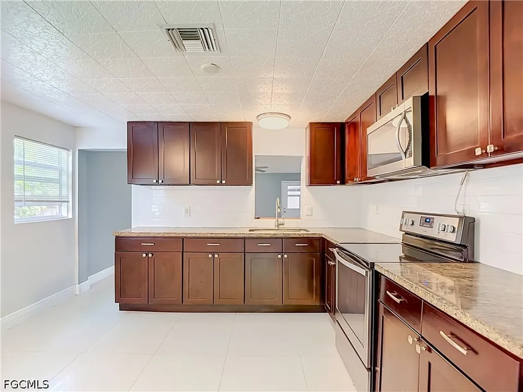 19330 Meredith Road North Fort Myers FL 33917