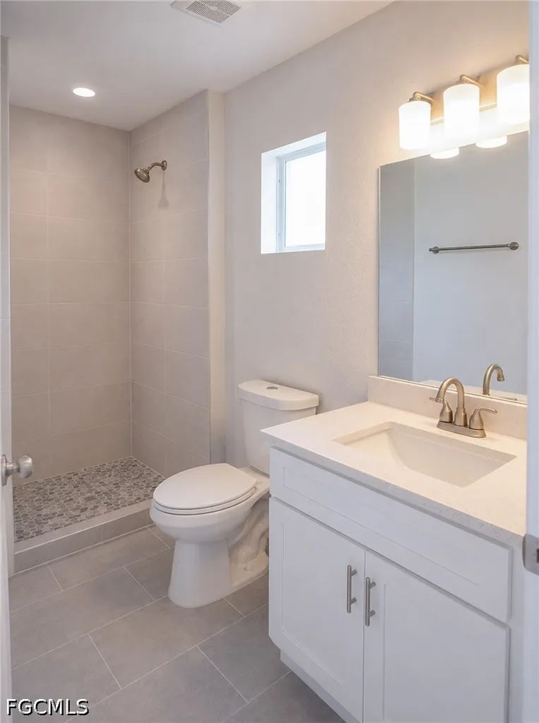 1501 NE 43rd Terrace Cape Coral FL 33909