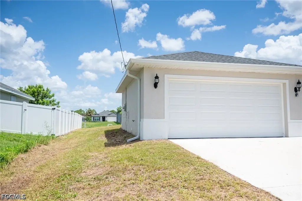 1501 NE 43rd Terrace Cape Coral FL 33909