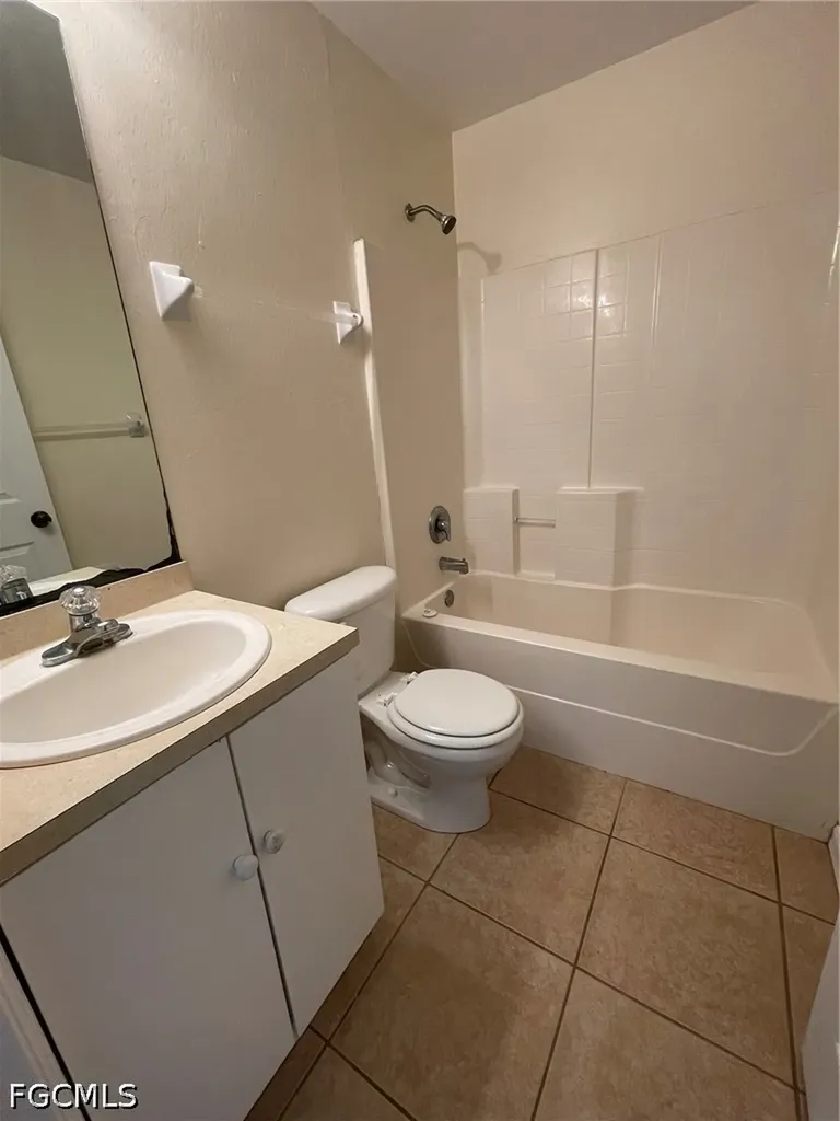 2605/2607 Sunniland Boulevard Lehigh Acres FL 33971