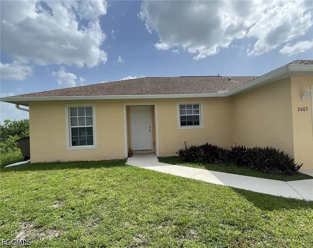 2605/2607 Sunniland Boulevard Lehigh Acres FL 33971