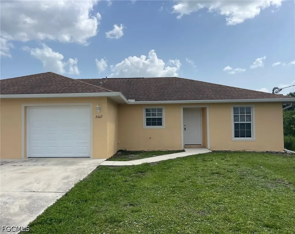 2605/2607 Sunniland Boulevard Lehigh Acres FL 33971