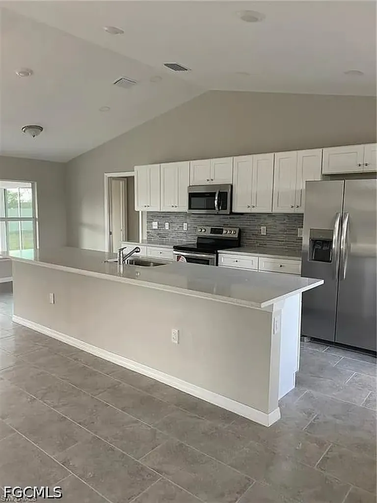2930 Diplomat Parkway W Cape Coral FL 33993