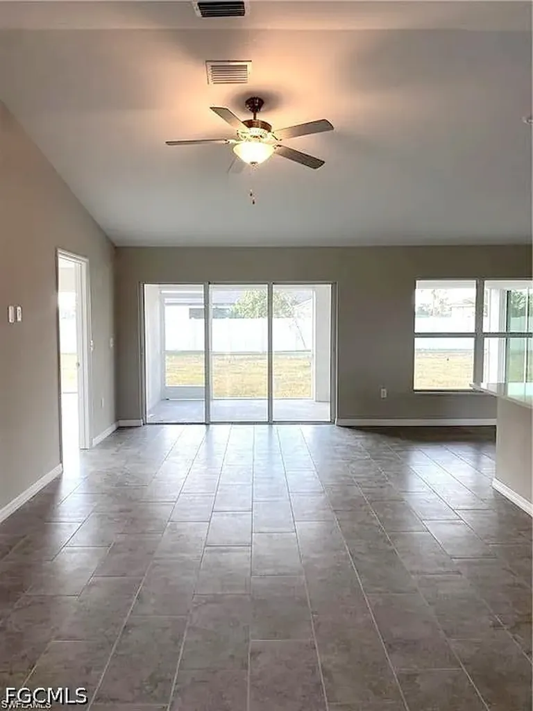 2930 Diplomat Parkway W Cape Coral FL 33993