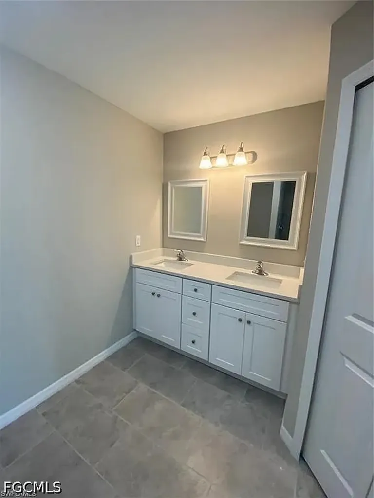 2930 Diplomat Parkway W Cape Coral FL 33993