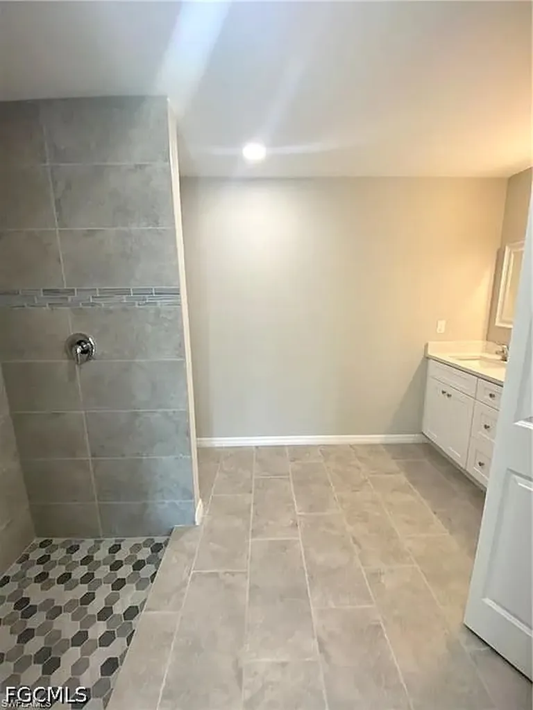 2930 Diplomat Parkway W Cape Coral FL 33993