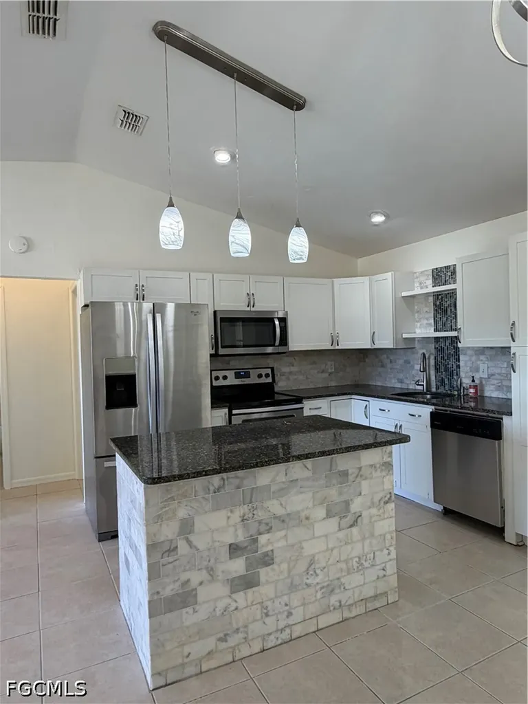 1905 NE 6th Street Cape Coral FL 33909