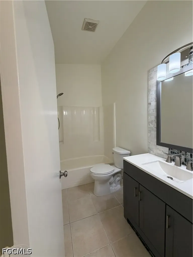 1905 NE 6th Street Cape Coral FL 33909
