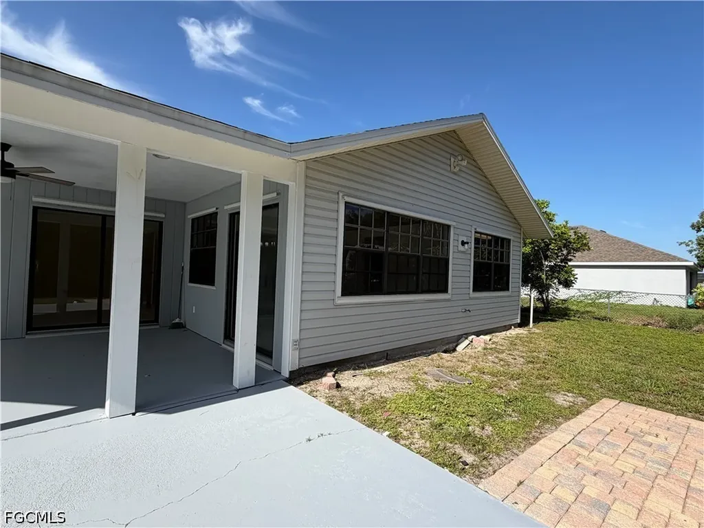 1905 NE 6th Street Cape Coral FL 33909