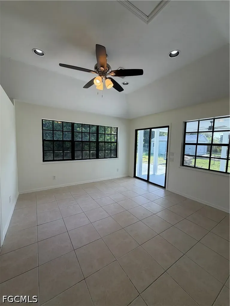1905 NE 6th Street Cape Coral FL 33909