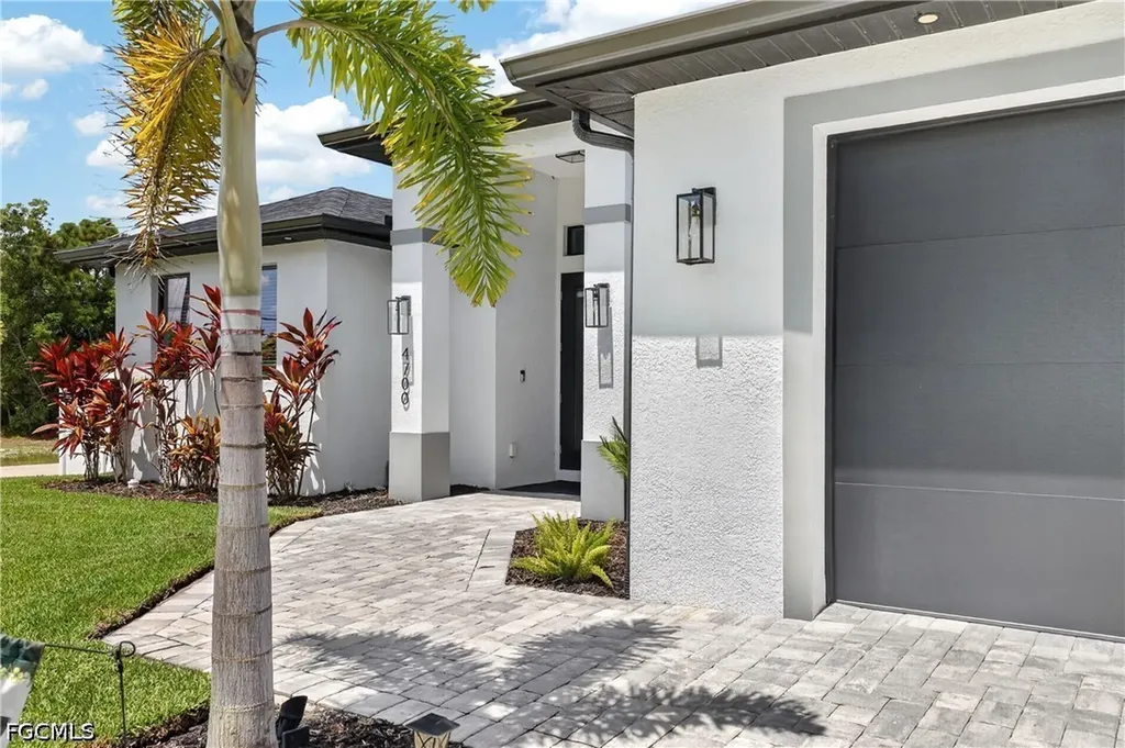 4700 NW 38th Avenue Cape Coral FL 33993