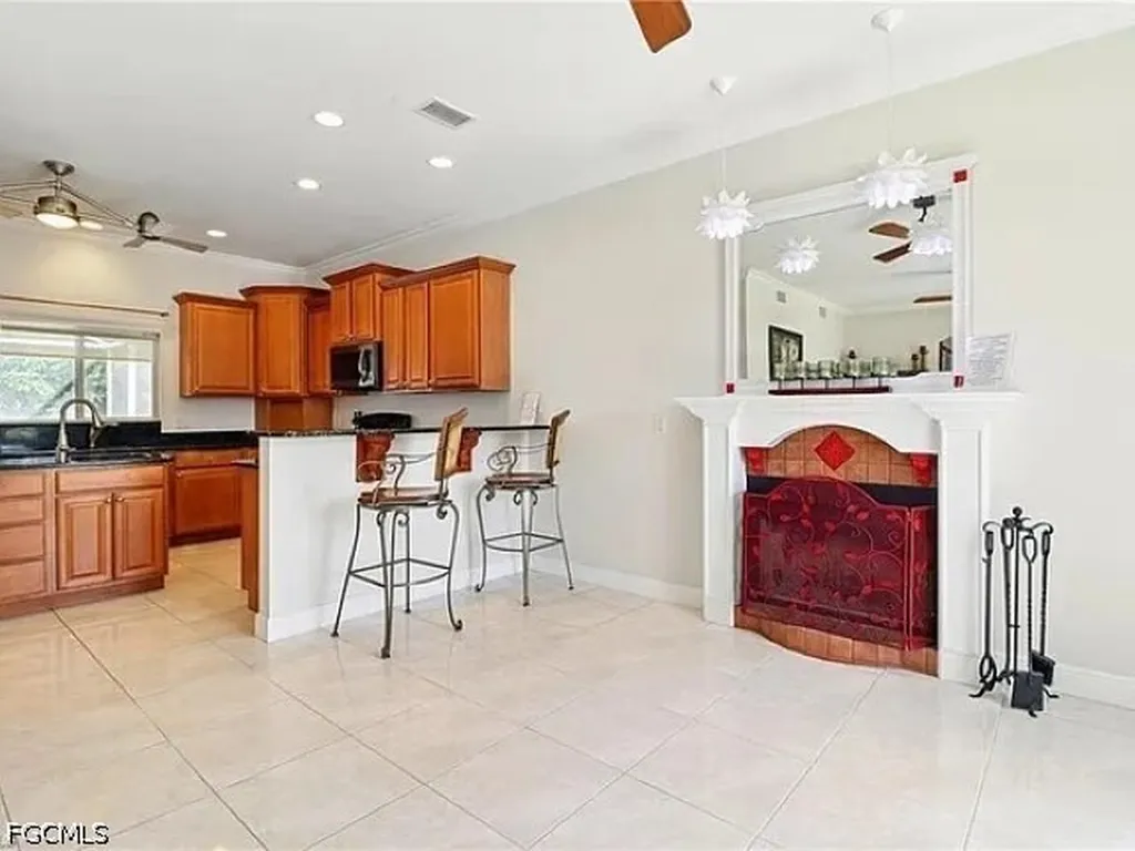 1931 SW 17th Place Cape Coral FL 33991