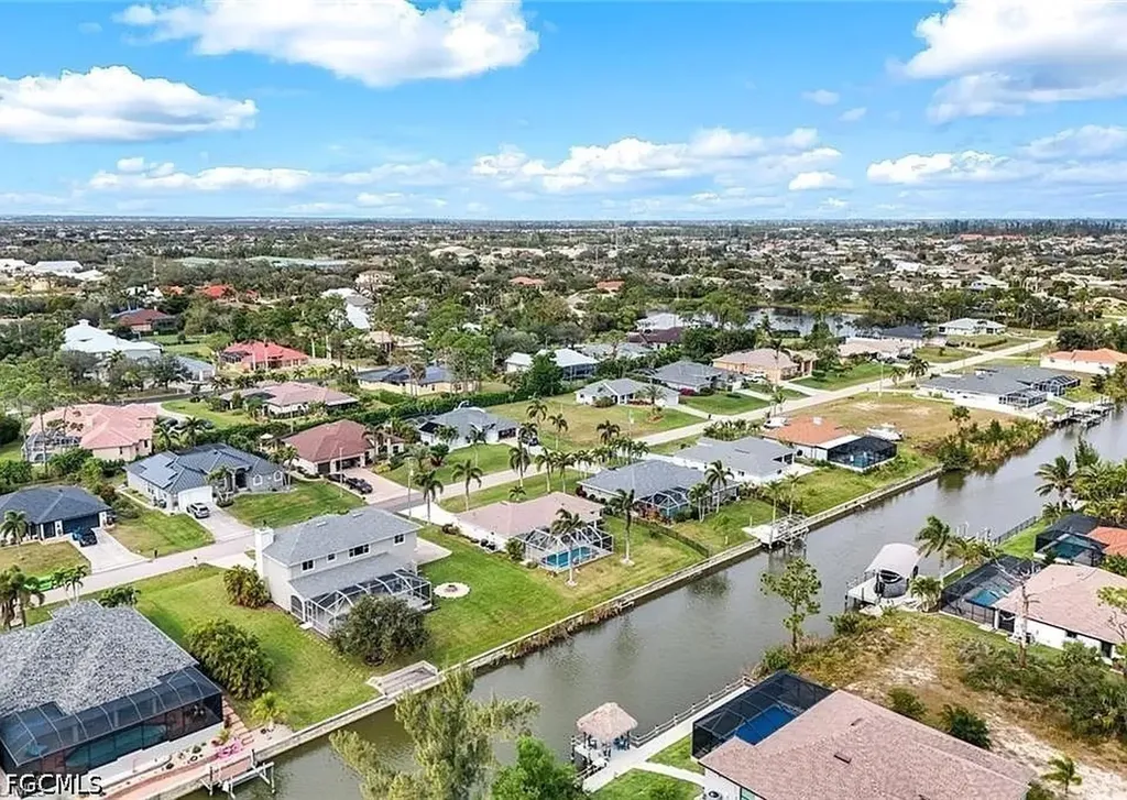1931 SW 17th Place Cape Coral FL 33991