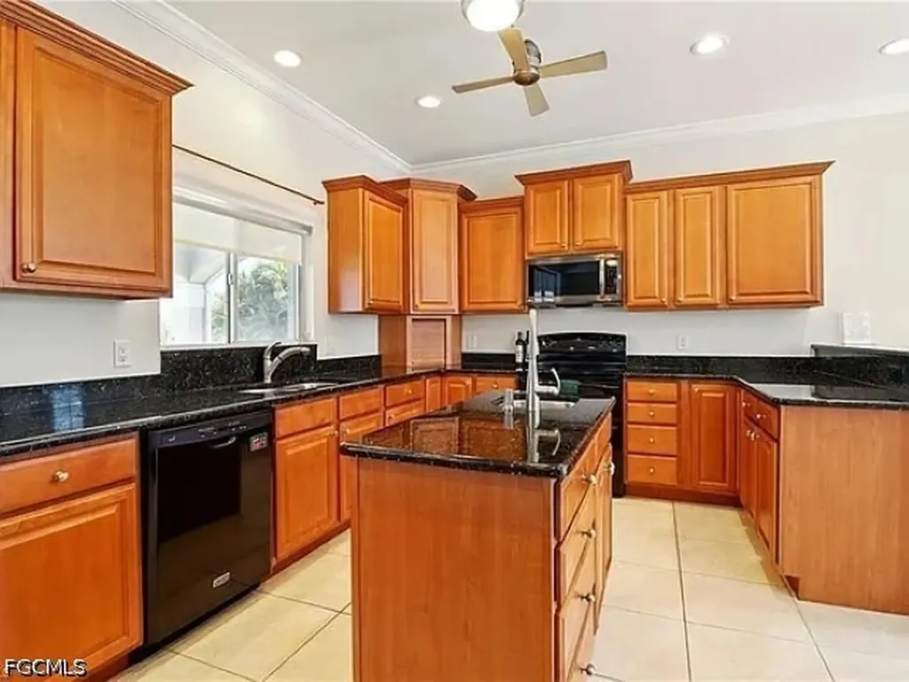 1931 SW 17th Place Cape Coral FL 33991