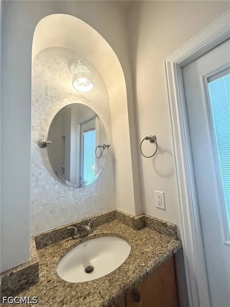 1931 SW 17th Place Cape Coral FL 33991