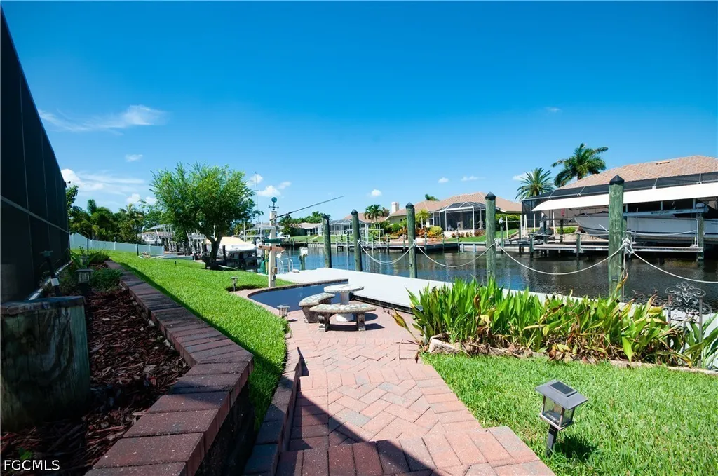 3332 SE 19th Avenue Cape Coral FL 33904