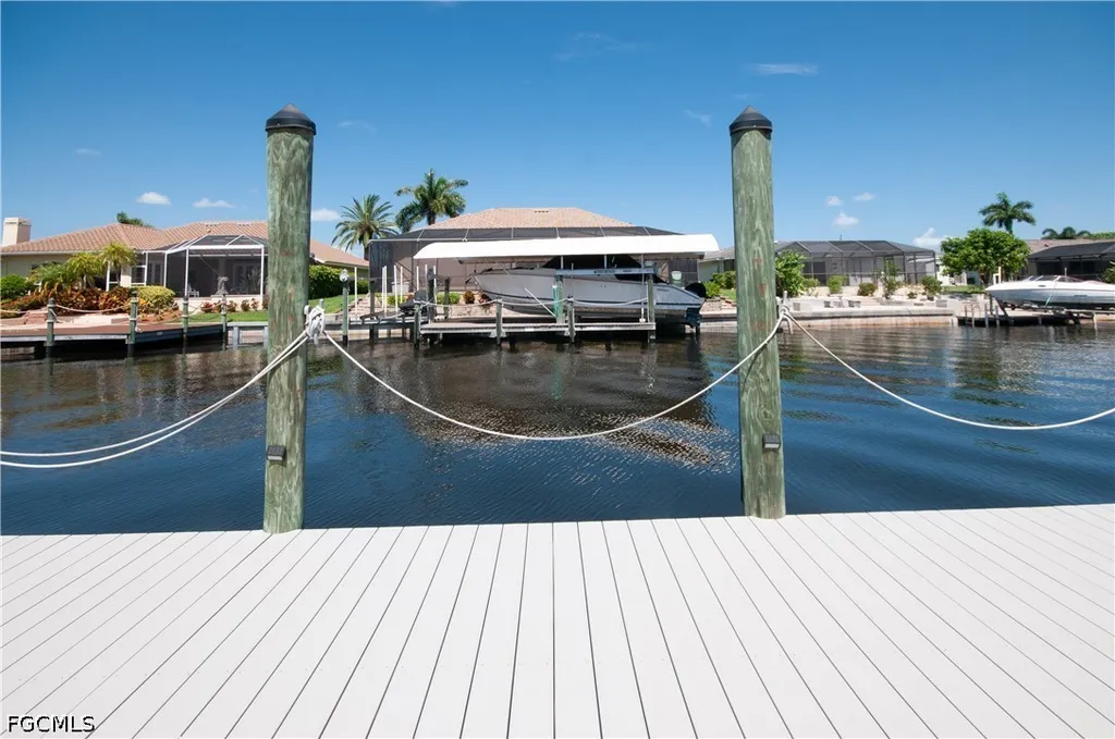 3332 SE 19th Avenue Cape Coral FL 33904