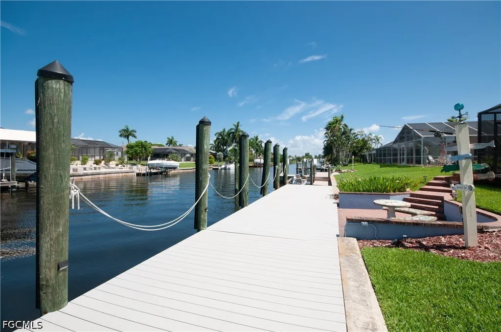 3332 SE 19th Avenue Cape Coral FL 33904