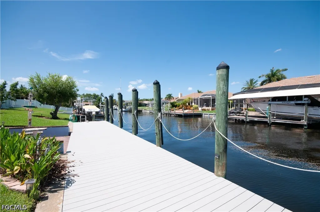 3332 SE 19th Avenue Cape Coral FL 33904