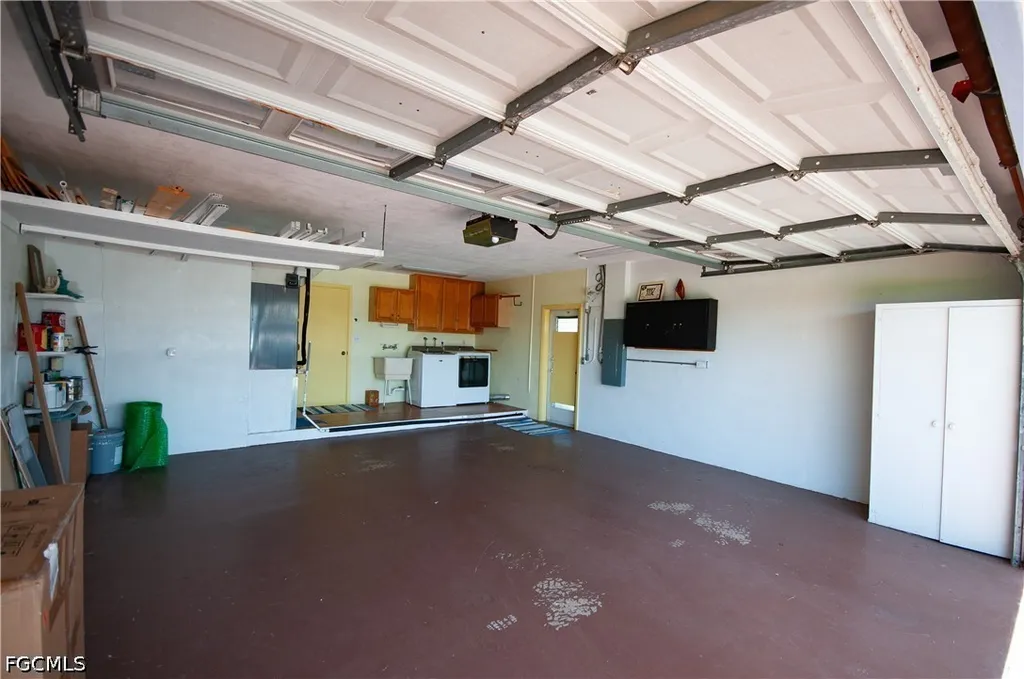 3332 SE 19th Avenue Cape Coral FL 33904