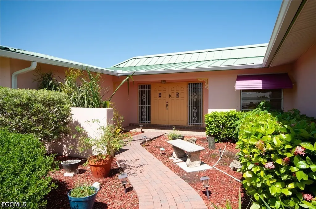 3332 SE 19th Avenue Cape Coral FL 33904