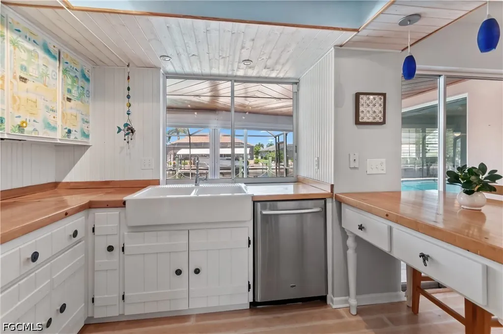 3332 SE 19th Avenue Cape Coral FL 33904