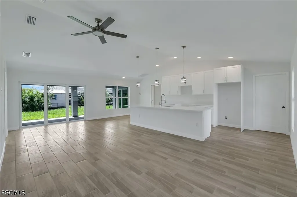 1409 NE 18th Place Cape Coral FL 33909