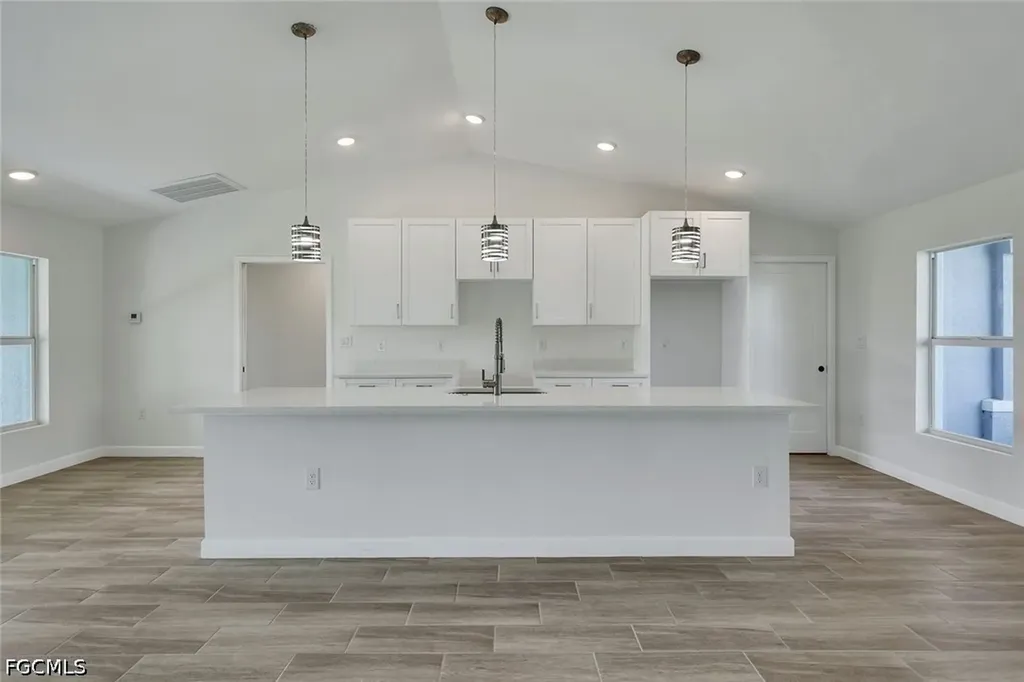 1409 NE 18th Place Cape Coral FL 33909