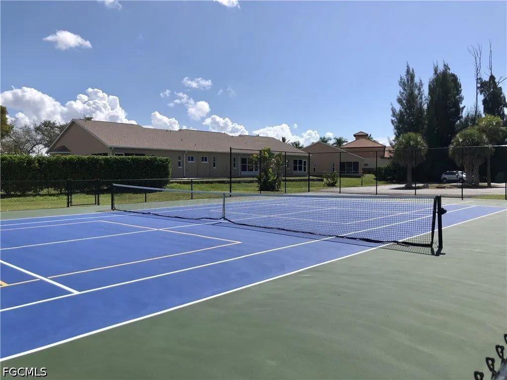 16881 Davis Road Fort Myers FL 33908