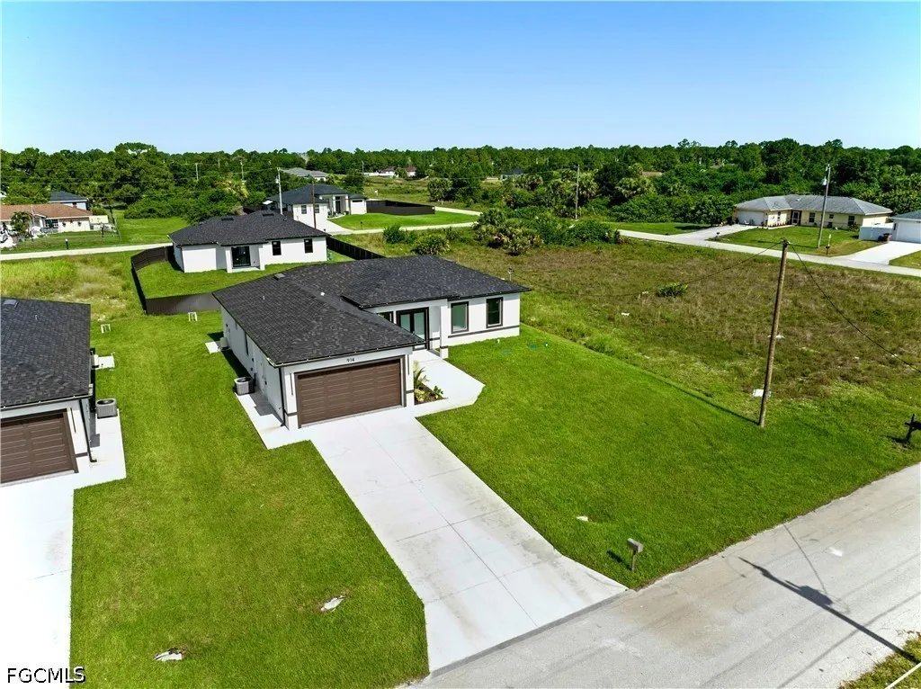 914 Manresa Avenue S Lehigh Acres FL 33974