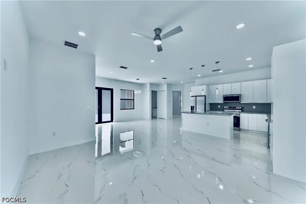 914 Manresa Avenue S Lehigh Acres FL 33974