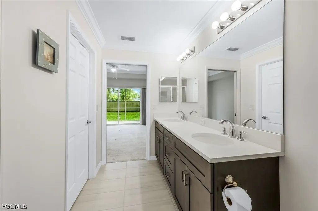1137 Winding Pines Circle Cape Coral FL 33909
